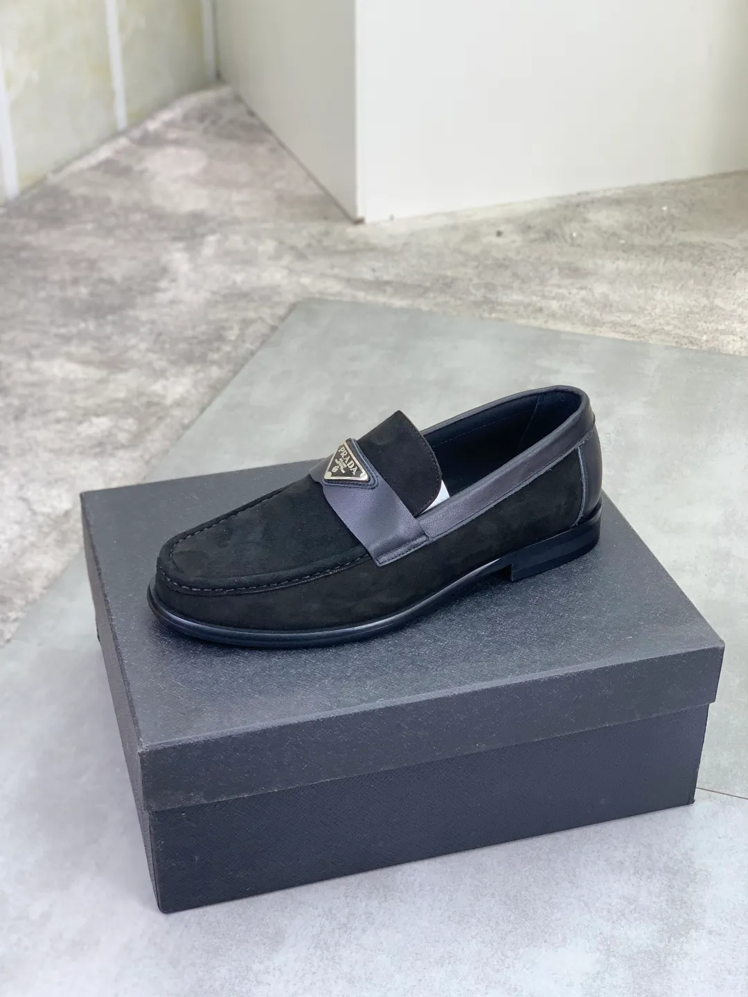 Men's men's shoes P560 new style 💰 💎💎💎 water-dyed cow lining original order quality PRADA —🆘.Prada original order purchasing, high-end business leather shoes, fabric: imported from Italy calfskin ➕ water-dyed cow lining / cowhide lining ➕ special original outsole, fine workmanship, real thing ^_^ Photographed 🎬size: 38-45
